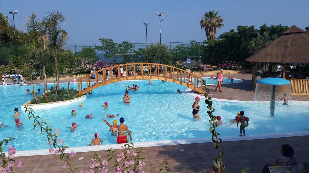 Villaggio Marinella Direttamente Sul Mare Isola Di Capo Rizzuto Экстерьер фото